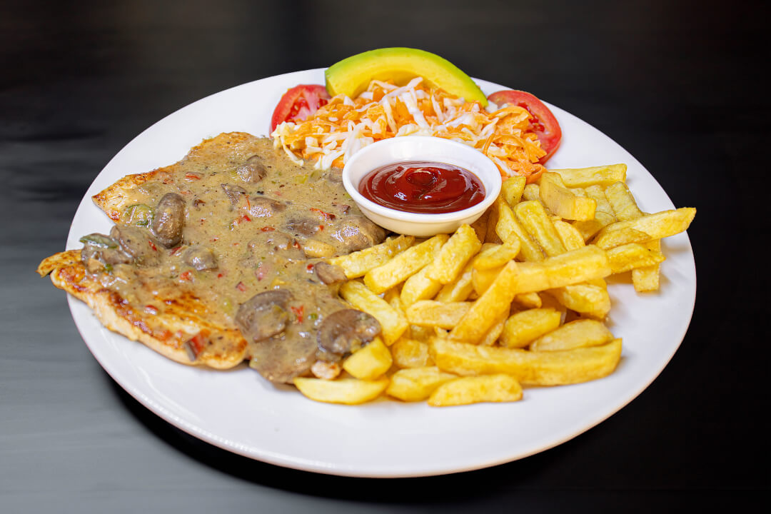 Pollo Con Champiñones